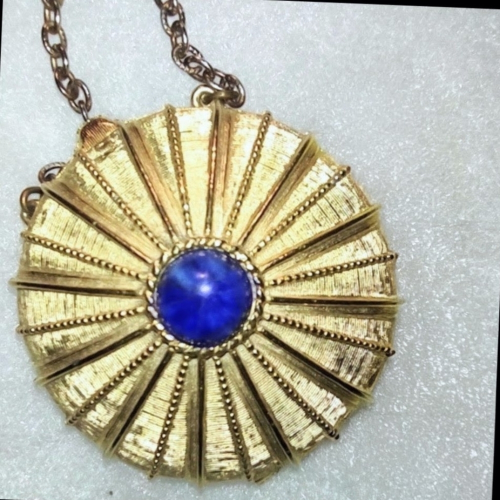 Estee Lauder Pendant Youth Dew Empire Gold Perfume Compact Pendant Necklace